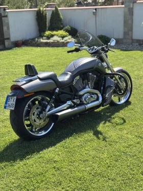 Harley-Davidson V-Rod, снимка 3