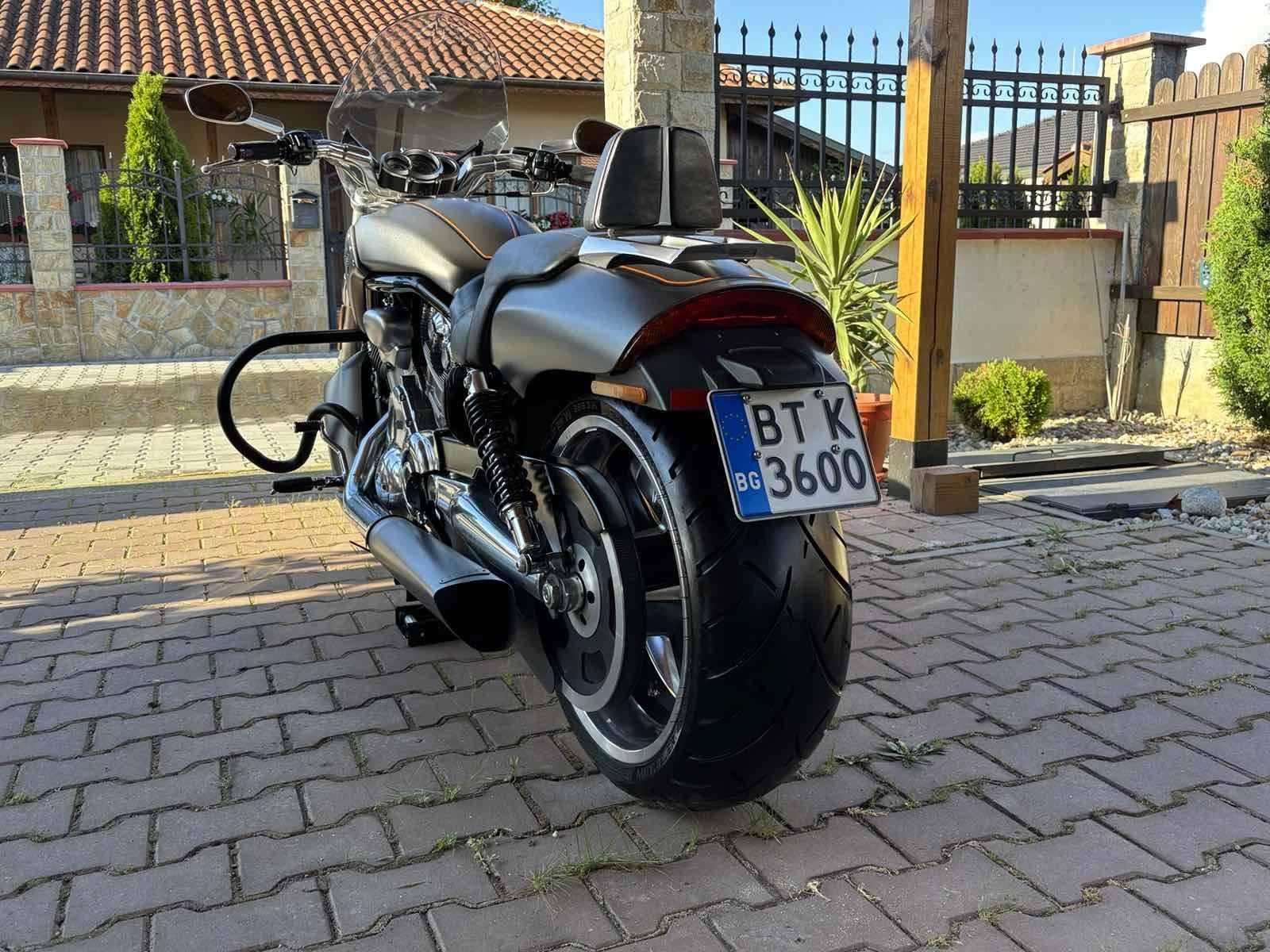Harley-Davidson V-Rod  - изображение 2