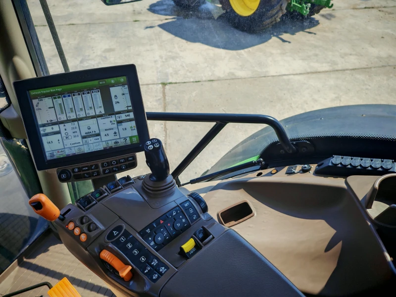 Трактор John Deere 6215R лизинг с първоначална вноска 20%, снимка 16 - Селскостопанска техника - 51315118