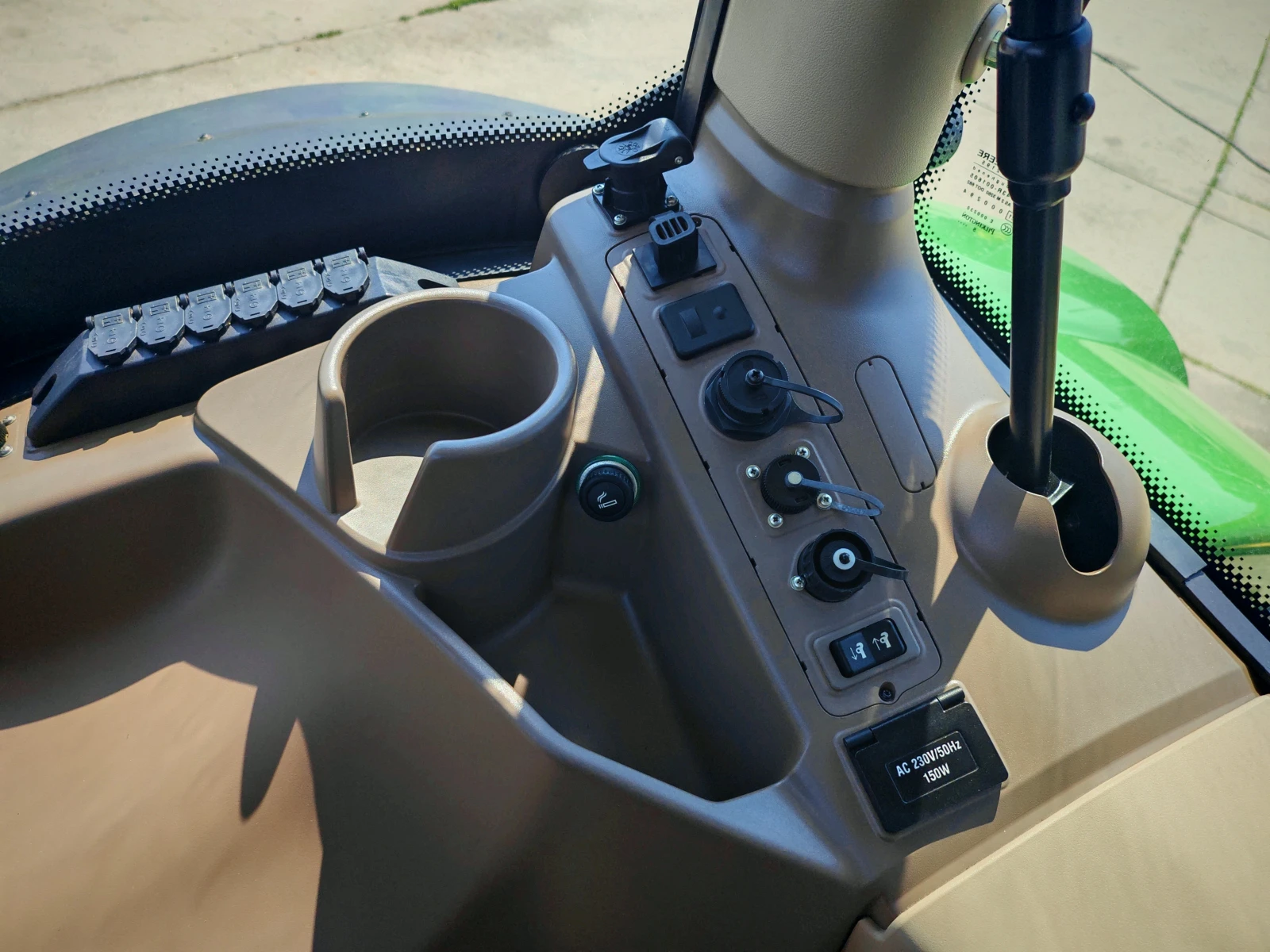  John Deere 6215R     20% | Mobile.bg   17