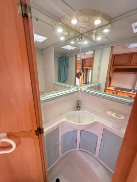 Каравана Други HYLANDER 445, снимка 17