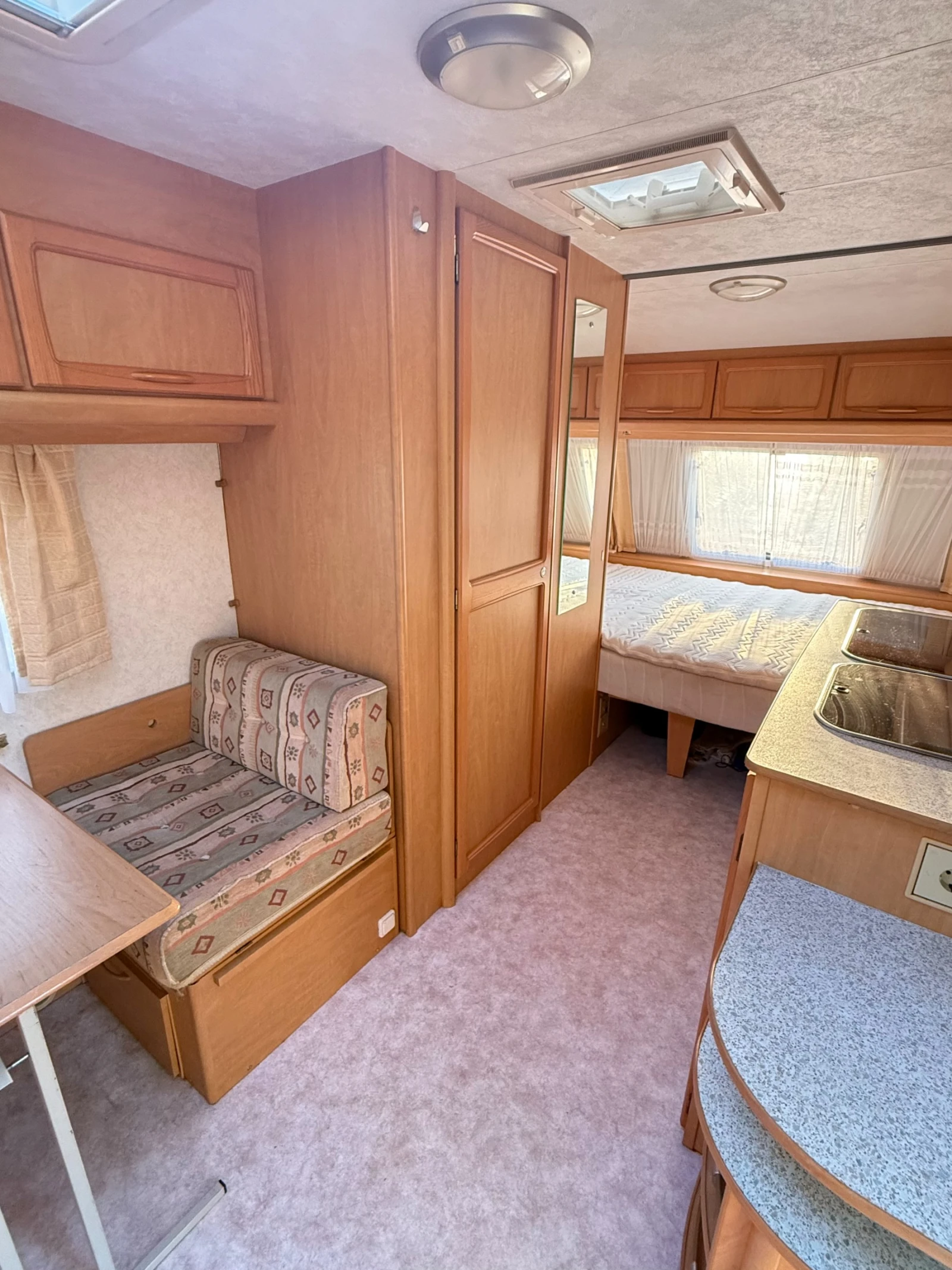 Каравана Други HYLANDER 445, снимка 8 - Каравани и кемпери - 55736119