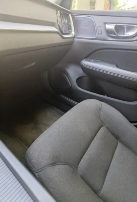 Volvo V60 Cross Country B4, снимка 13