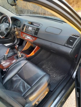 Toyota Camry - 2800 € / 5476.32 лв. - 17784414 16
