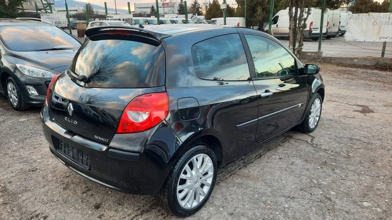 Renault Clio 1.5dci КОЖА 110kc., снимка 4 - Автомобили и джипове - 44329923