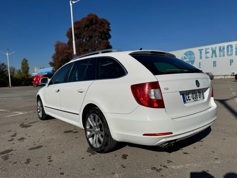 Skoda Superb 2.0TDI-DSG-NAVI, снимка 6 - Автомобили и джипове - 47548690