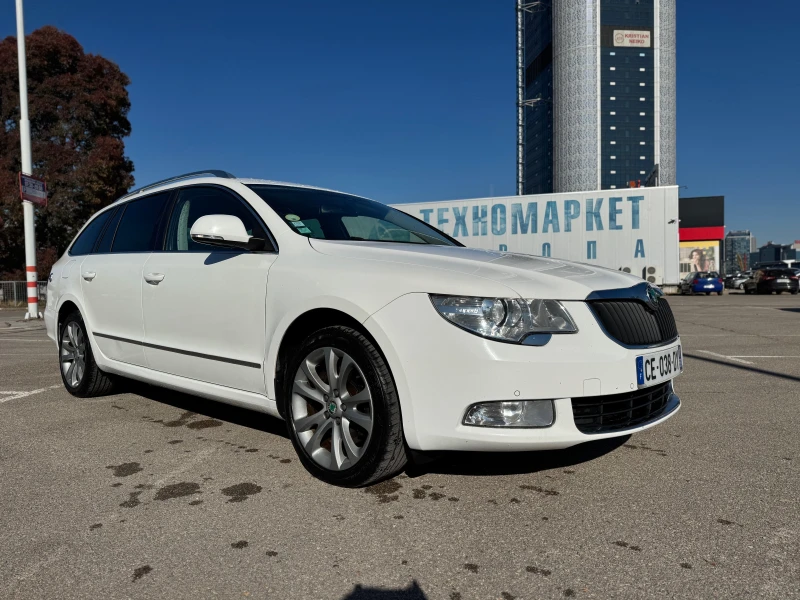 Skoda Superb 2.0TDI-DSG-NAVI, снимка 1 - Автомобили и джипове - 47548690