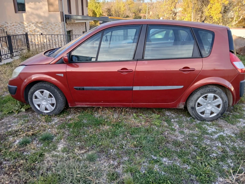 Renault Scenic 1.6, снимка 11 - Автомобили и джипове - 48003269