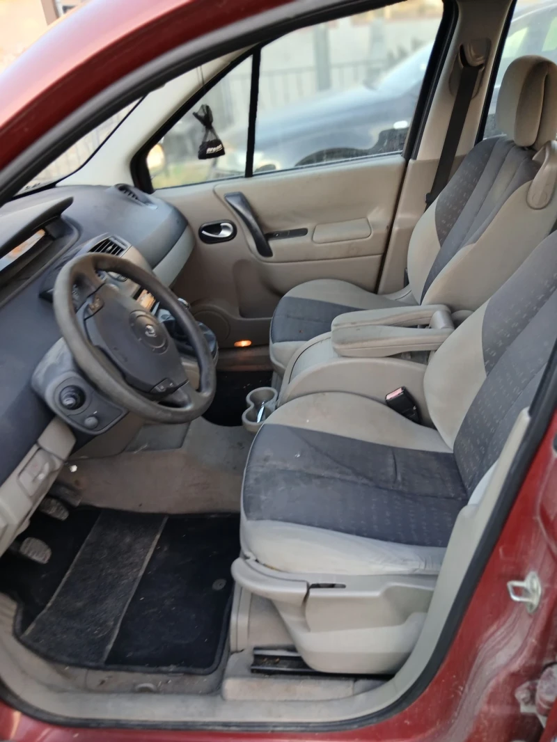 Renault Scenic 1.6, снимка 3 - Автомобили и джипове - 48003269