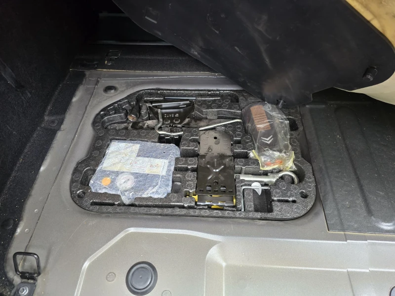 Citroen C4 Picasso 1.6 HDI EXCLUSIVE АВТОМАТ, снимка 7 - Автомобили и джипове - 52482531