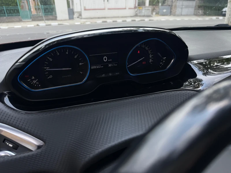 Peugeot 2008 1.2 BENZIN AUSTRIA, снимка 14 - Автомобили и джипове - 51407398