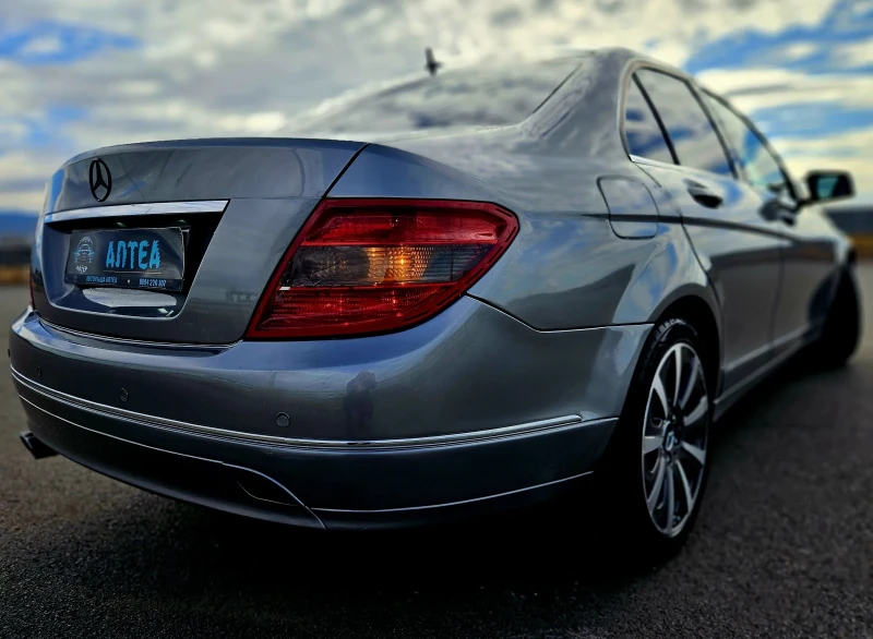 Mercedes-Benz C 220 D///РЪЧКА///ЛЕД///СЕДАН///, снимка 4 - Автомобили и джипове - 51980056