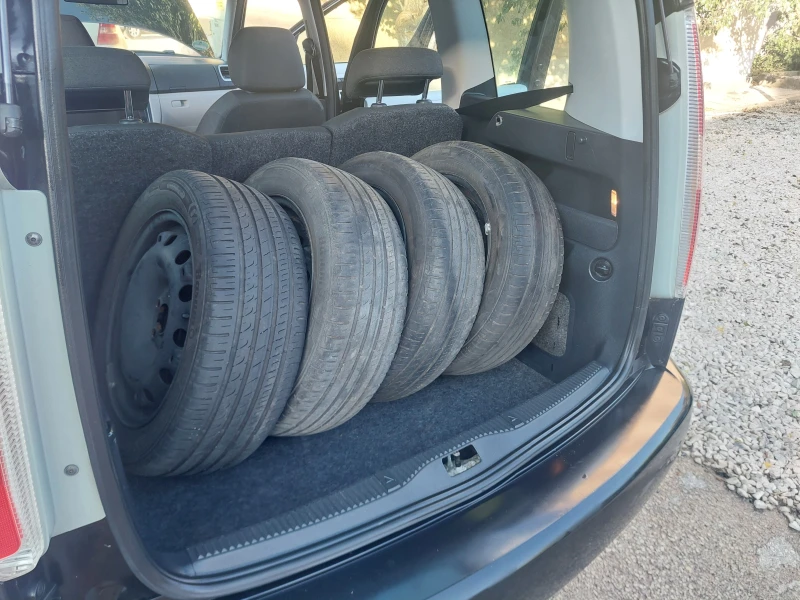 Skoda Roomster 1, 4i--4 цилиндъра-ТОП , снимка 16 - Автомобили и джипове - 52001224