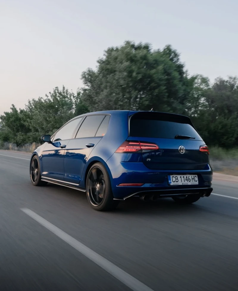 VW Golf R MK7.5 PERFORMANCE PACK От Порше София AKRAPOVIC , снимка 17 - Автомобили и джипове - 53094630