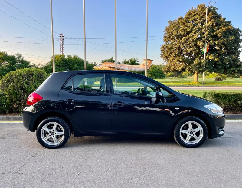 Toyota Auris 1.6 VVTi Ръчка Подгрев на седалките, снимка 5 - Автомобили и джипове - 53483126