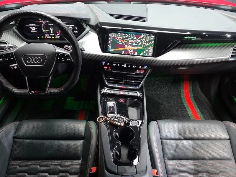 Audi E-Tron GT RS| 646к.с., снимка 7 - Автомобили и джипове - 56017129