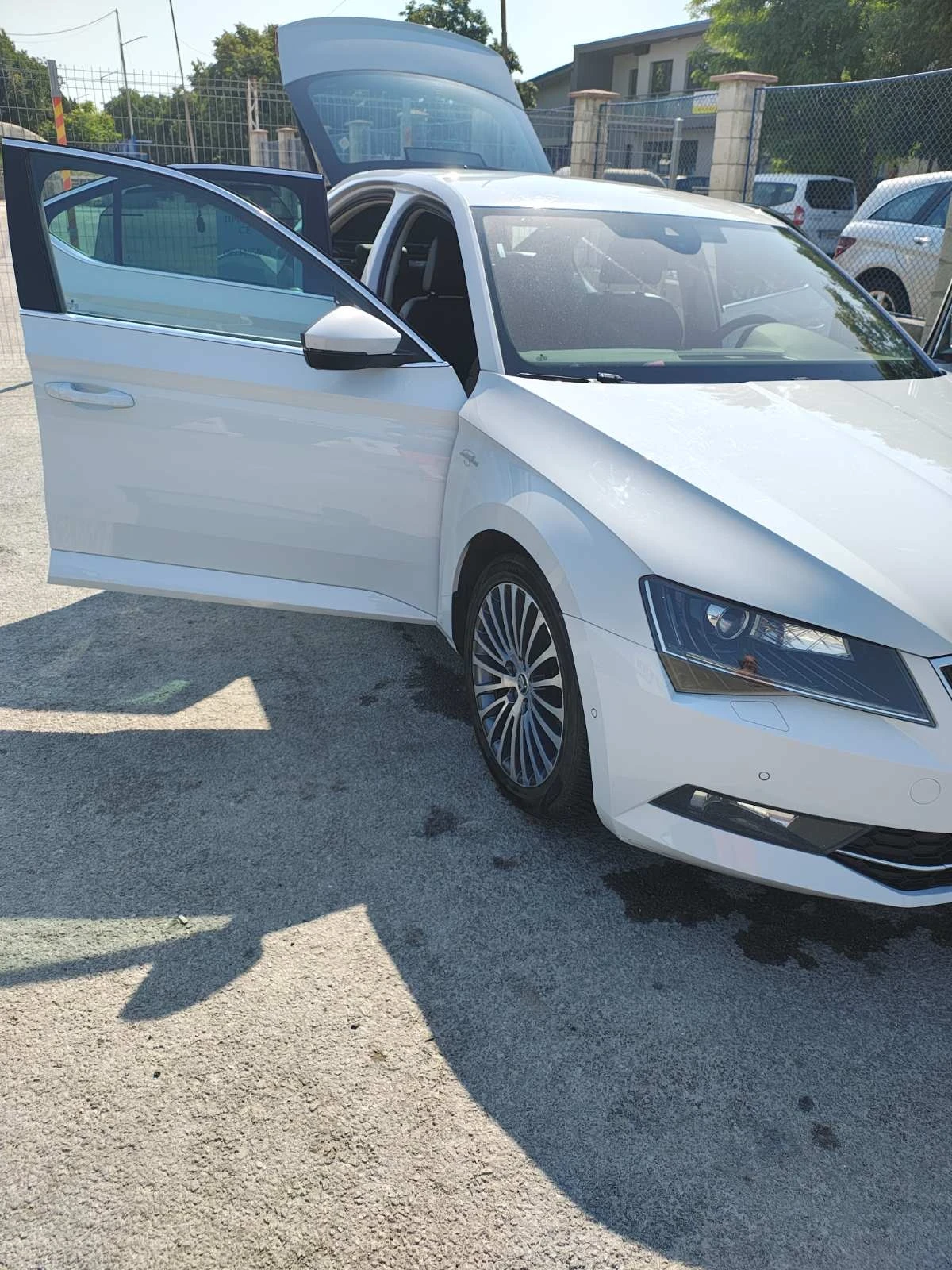 Skoda Superb 2.0 TDI LAURIN& KLEMENT 4x4 DSG AUTOMAT, снимка 1