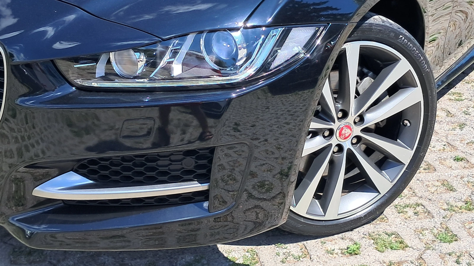 Jaguar XE FULL R-SPORT РЕАЛ КМ ИЗКЛЮЧИТЕЛ СЕРВ КНИЖ КОЖА ЛЕД, снимка 3 - Автомобили и джипове - 15268949