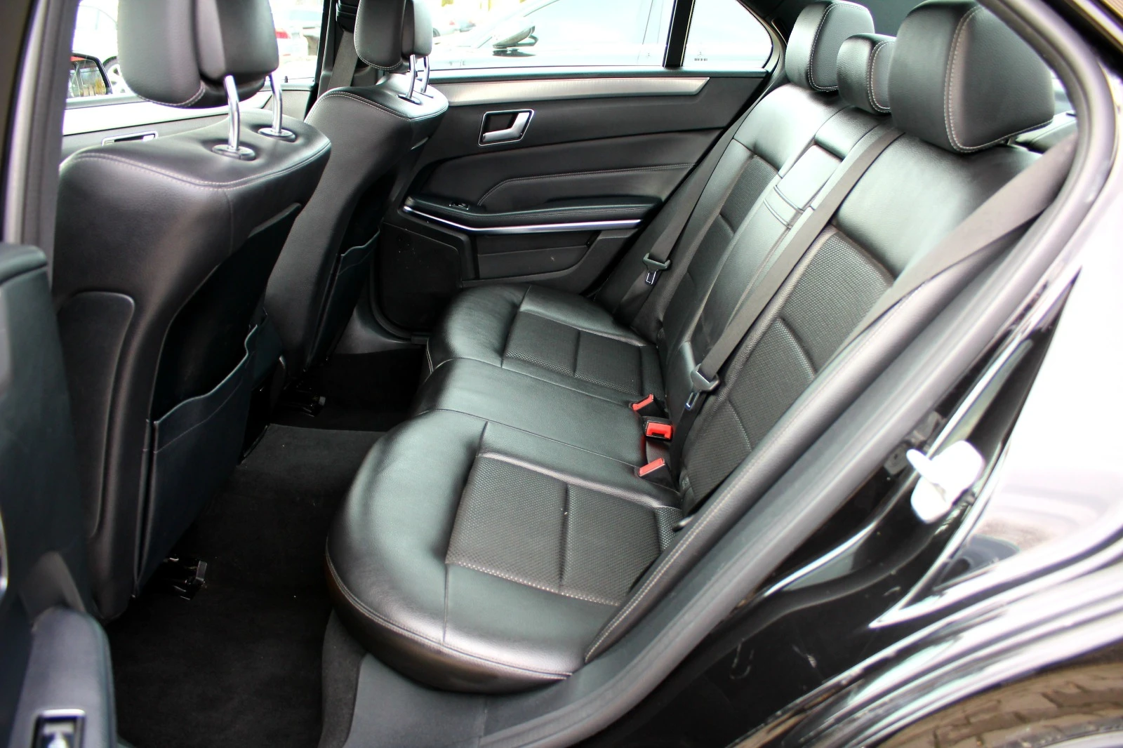 Mercedes-Benz E 220 CDI BLUETEC/7G-TRONIC/EURO 6B/СОБСТВЕН ЛИЗИНГ | Mobile.bg — изображение 13