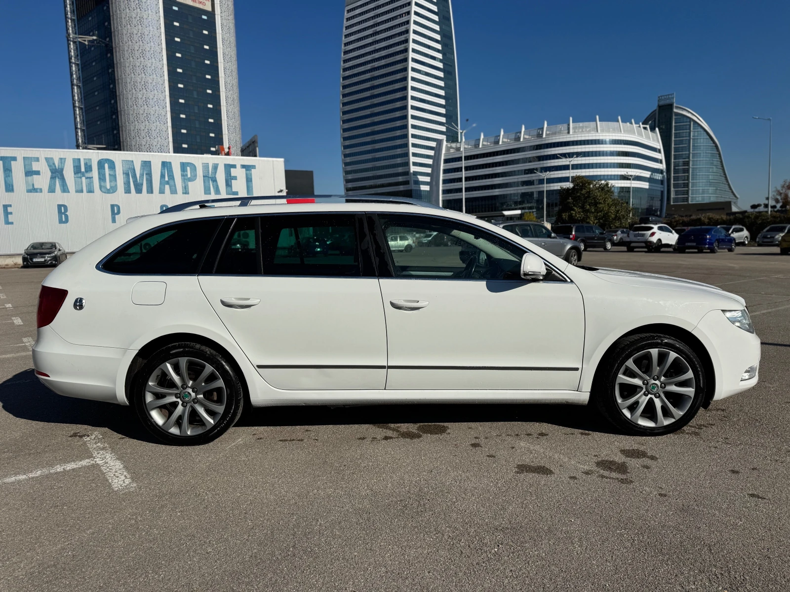 Skoda Superb 2.0TDI-DSG-NAVI - изображение 2