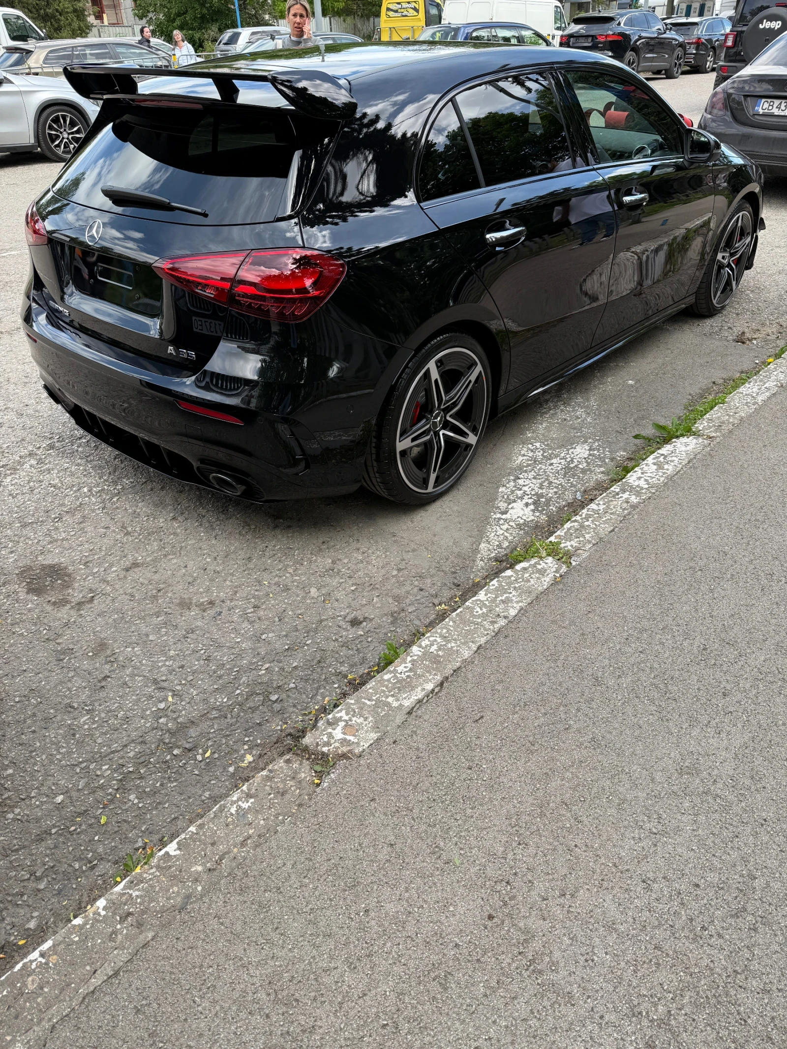 Mercedes-Benz A 35 AMG Turbo 4-Matic - изображение 7
