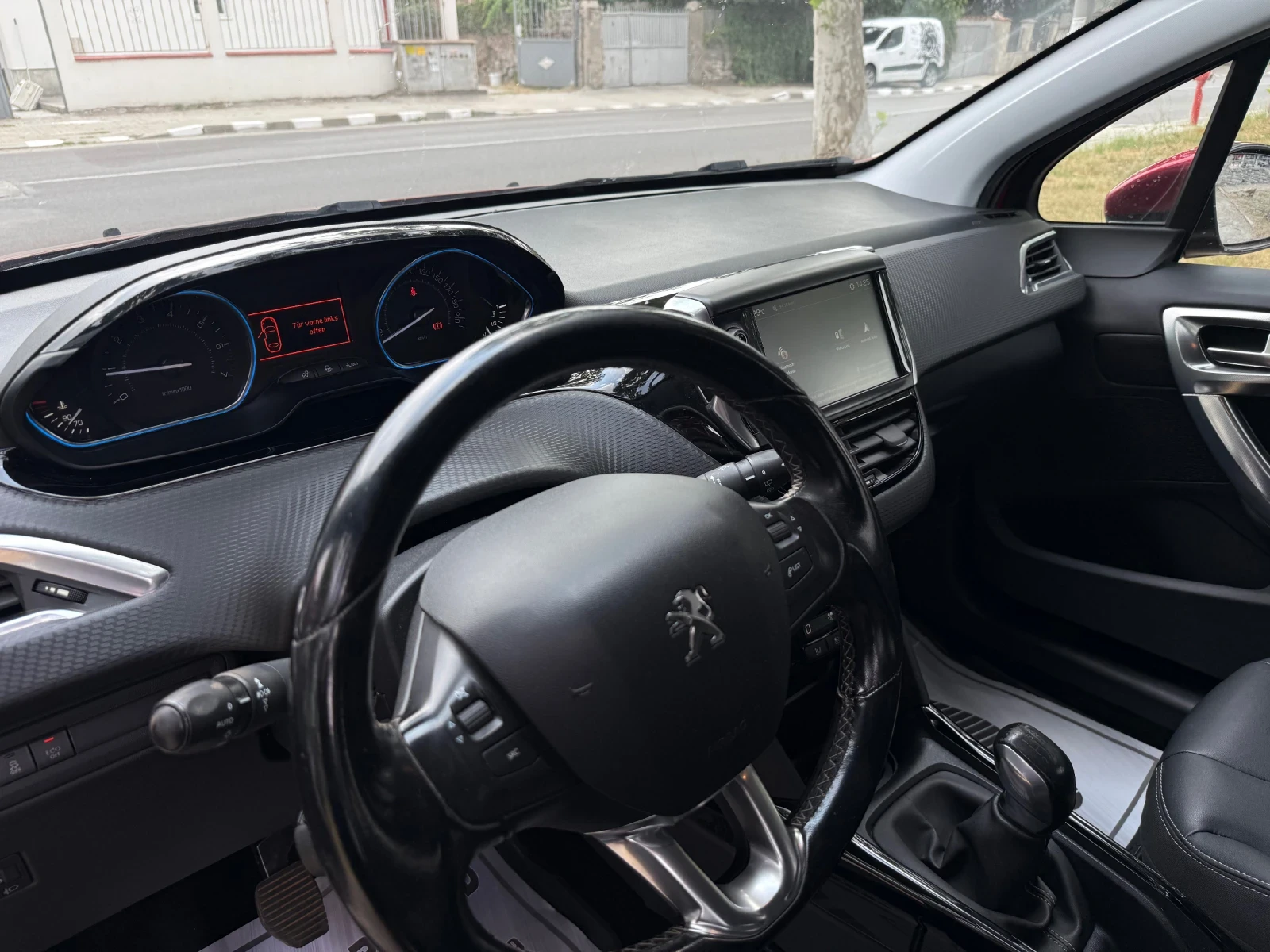 Peugeot 2008 1.2 BENZIN AUSTRIA - изображение 9