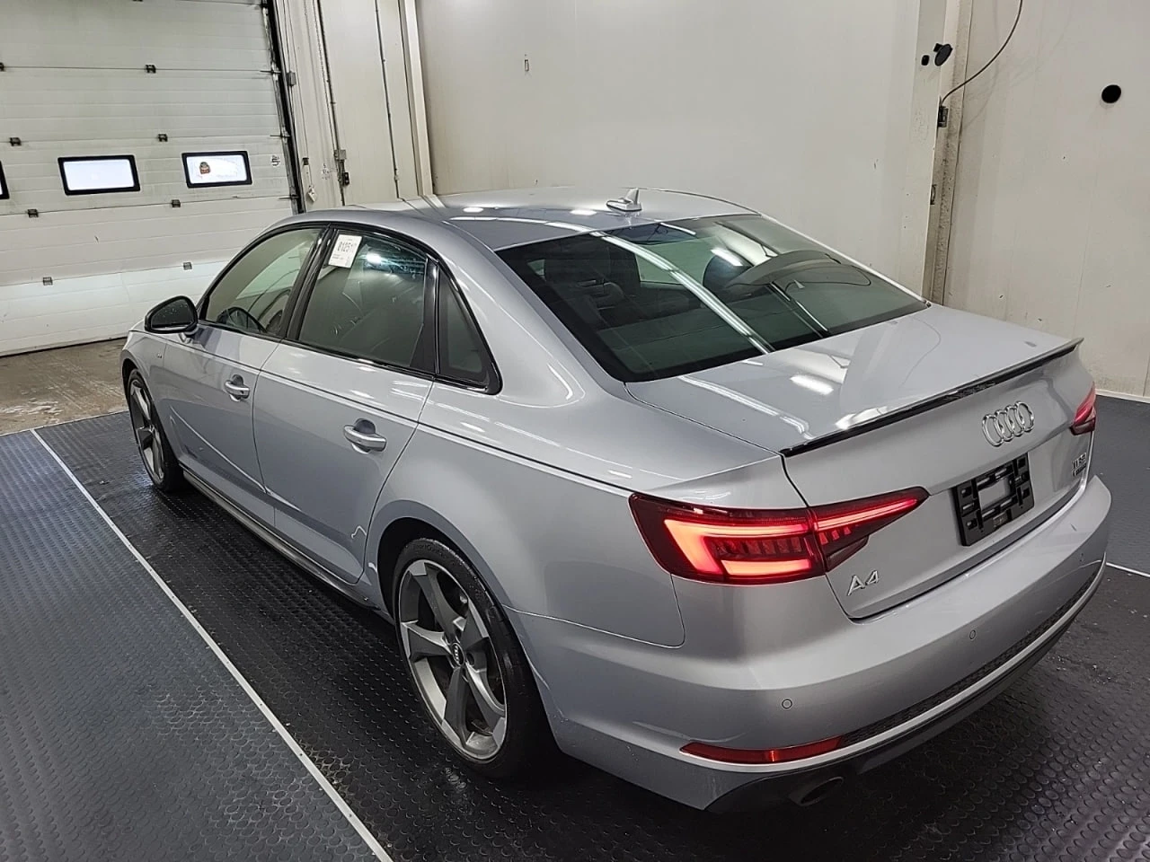 Audi A4 * АВТО КРЕДИТ* ЦЕНА ДО БГ * CARFAX *  - изображение 6