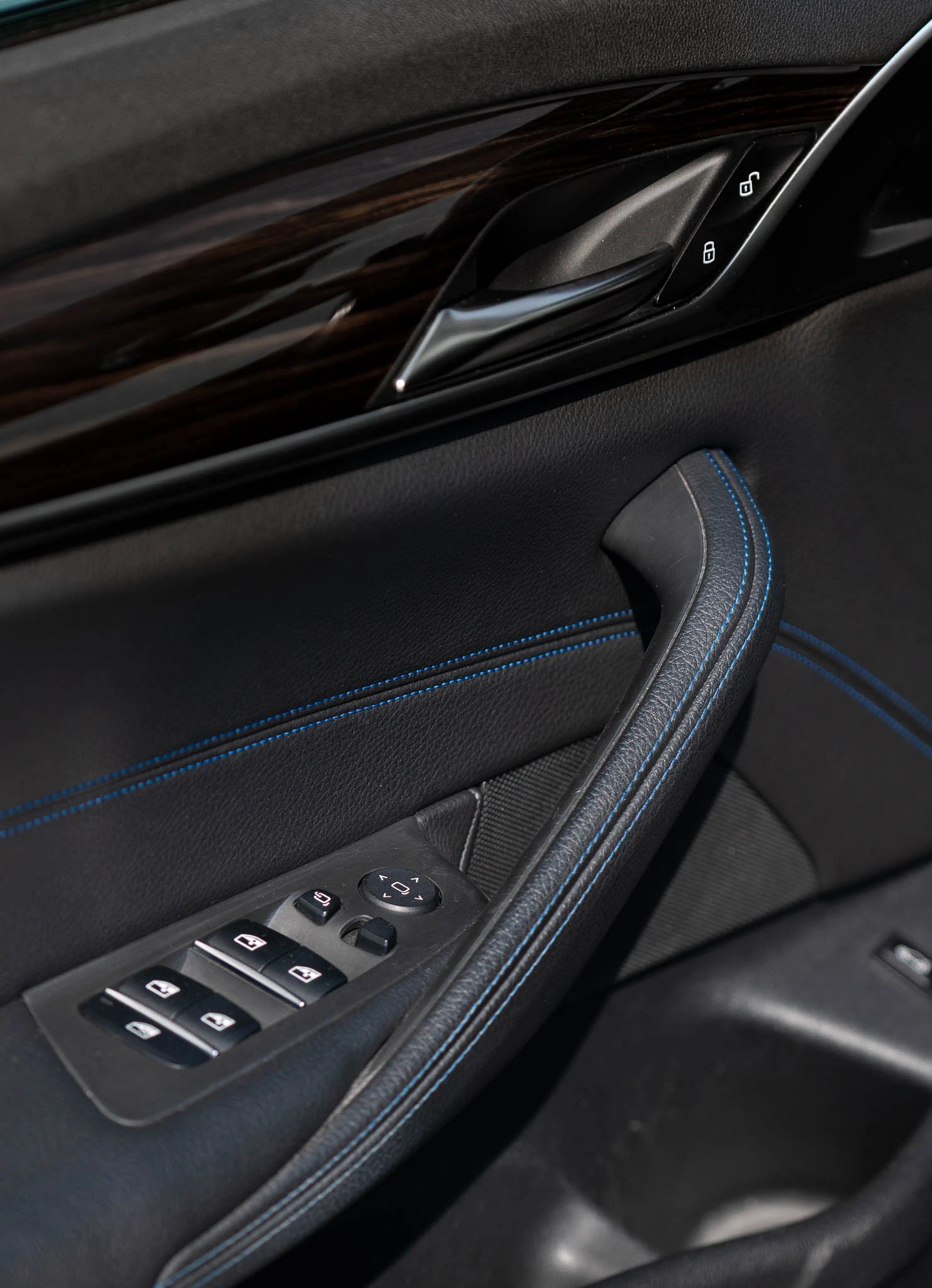 BMW 520 i M Sport , снимка 16 - Автомобили и джипове - 53817679