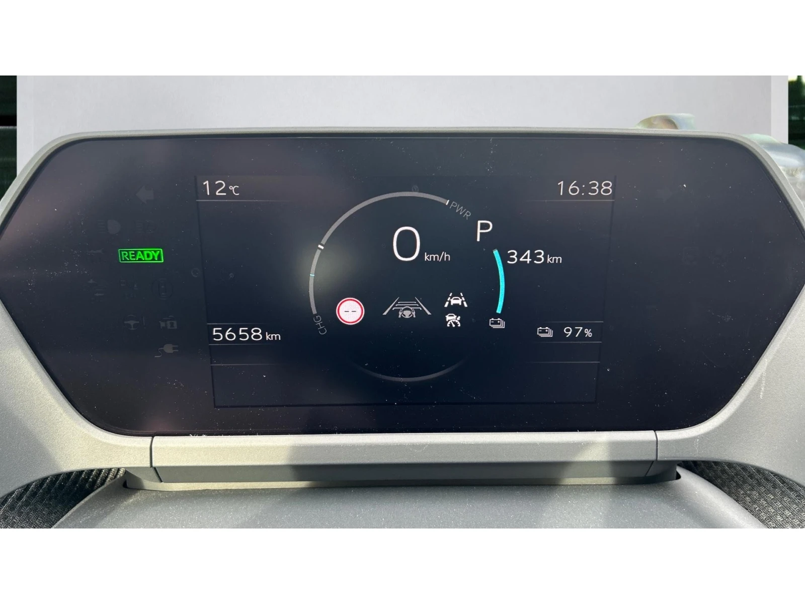 Toyota bZ4X AWD, Месечна вноска от 455  , снимка 14 - Автомобили и джипове - 54227846