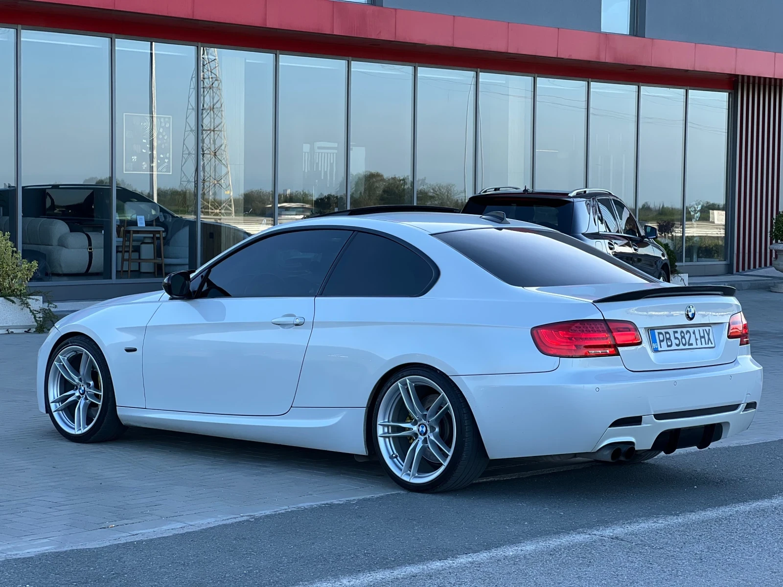 BMW 330 BMW E92 LCI Individual RWD, снимка 3 - Автомобили и джипове - 54574444