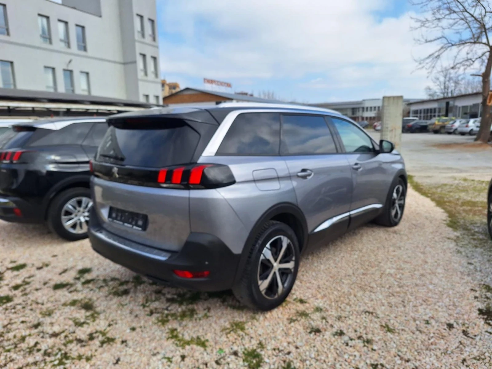 Peugeot 5008 1.6D* Автоматик/Нави/Камера/Кросуей/Лед/6+ 1* , снимка 5 - Автомобили и джипове - 54608365