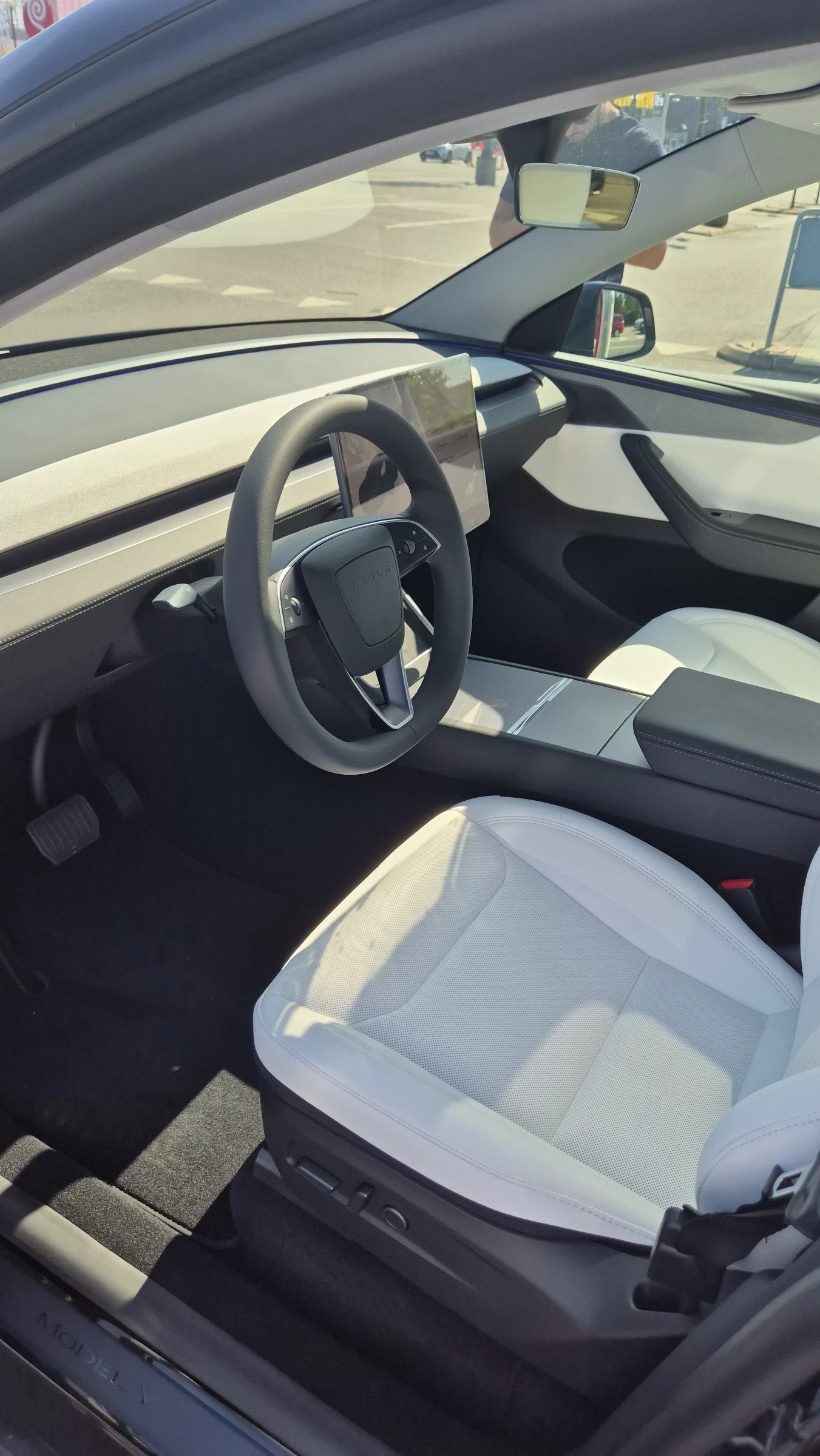 Tesla Y Juniper DUAL MOTOR , long range AWD, снимка 4 - Автомобили и джипове - 54623231
