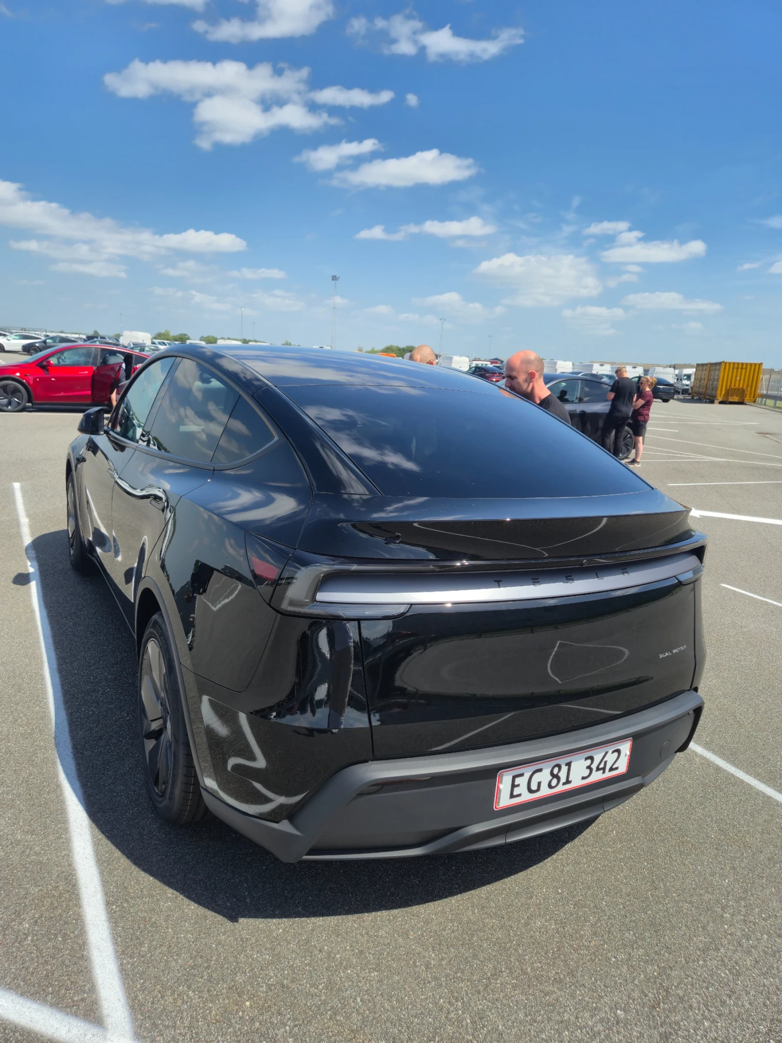 Tesla Y Juniper DUAL MOTOR , long range AWD, снимка 3 - Автомобили и джипове - 54623231