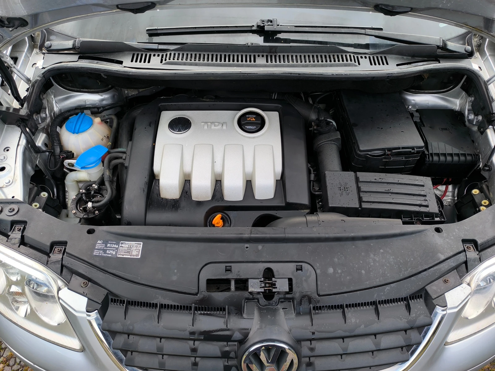 VW Touran -1.9TDI-105кс-6 скорости-КЛИМАТРОНИК-, снимка 16 - Автомобили и джипове - 54790869