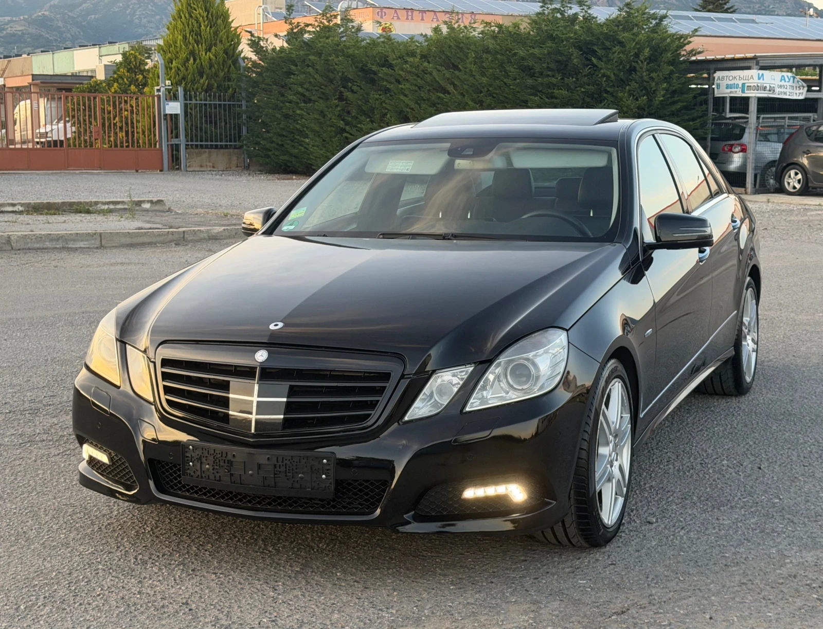 Mercedes-Benz E 350 V6 231ps Avangarde /Lane Assist/Шибедах/Погрев , снимка 3 - Автомобили и джипове - 54856950