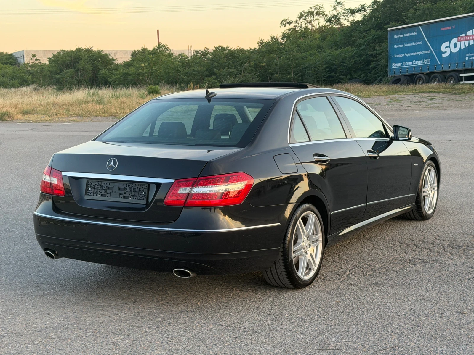 Mercedes-Benz E 350 V6 231ps Avangarde /Lane Assist/Шибедах/Погрев , снимка 10 - Автомобили и джипове - 54856950