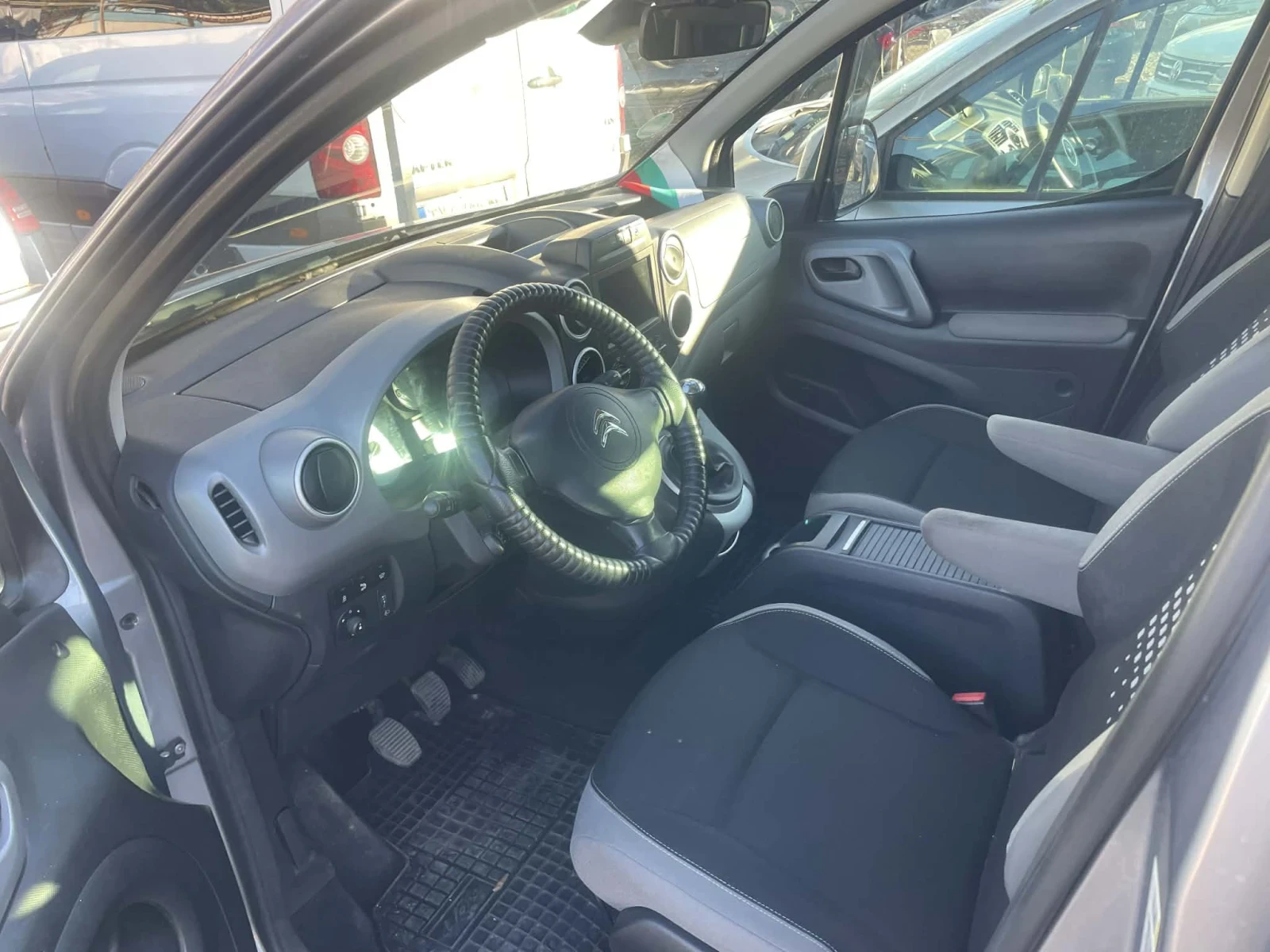 Citroen Berlingo 1.6 HDI Bluemotion, снимка 6 - Автомобили и джипове - 55239642