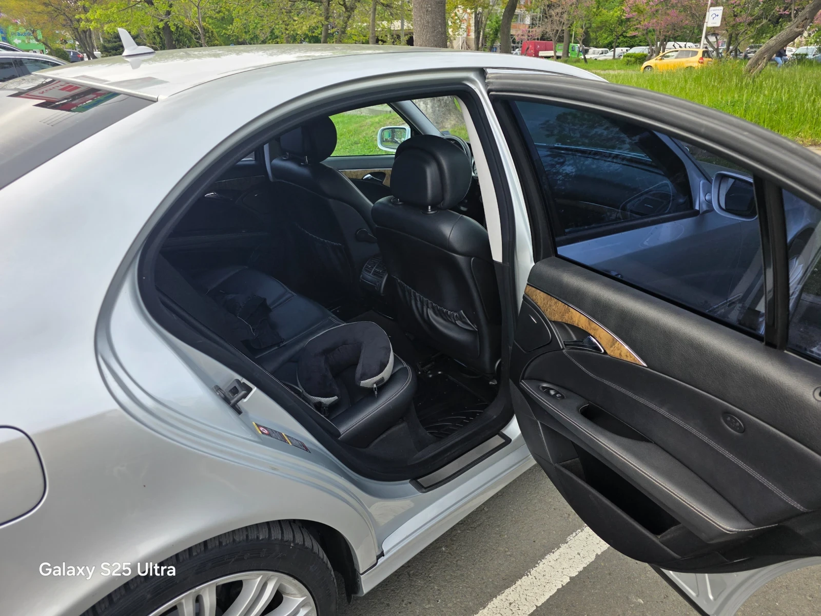 Mercedes-Benz E 320, снимка 3 - Автомобили и джипове - 55363380