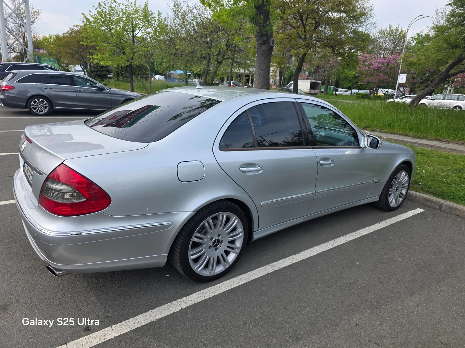 Mercedes-Benz E 320, снимка 5 - Автомобили и джипове - 55363380