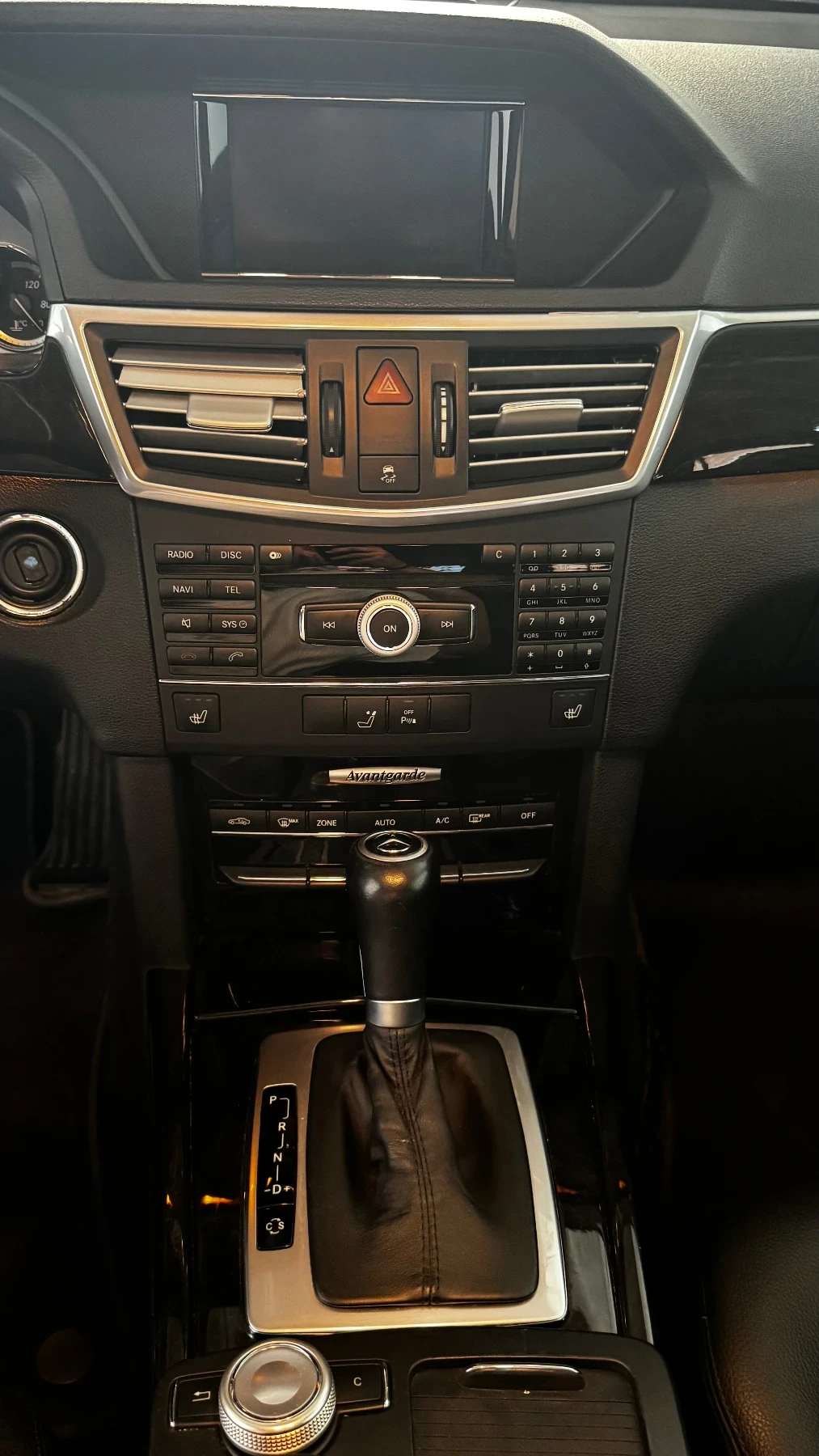 Mercedes-Benz E 200, снимка 7 - Автомобили и джипове - 55934602