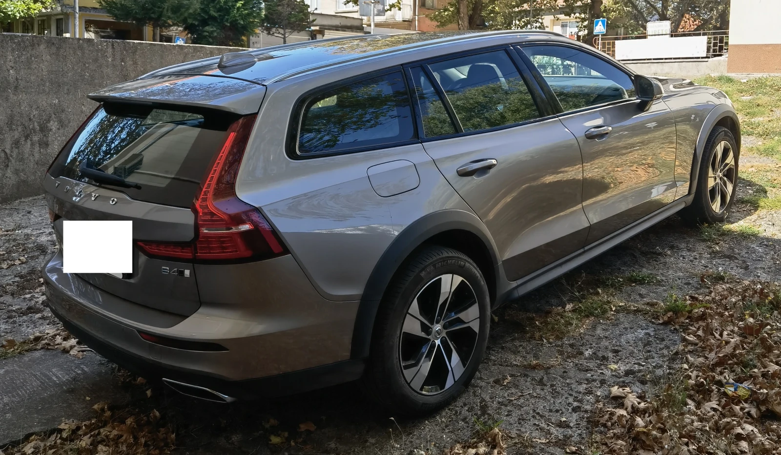 Volvo V60 Cross Country B4, снимка 6 - Автомобили и джипове - 56004180