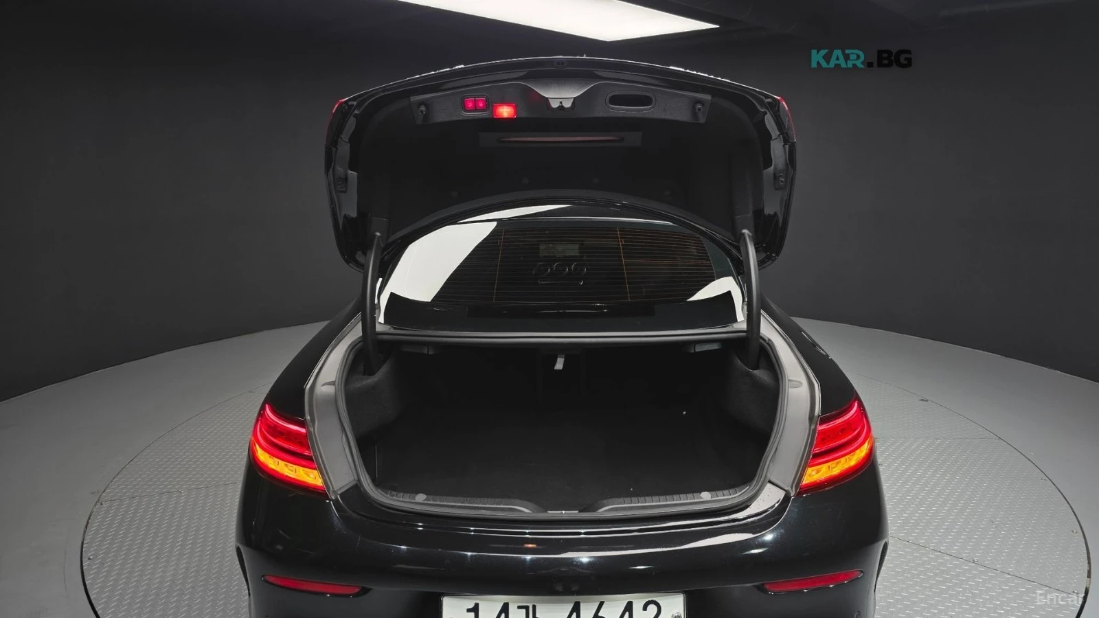 Mercedes-Benz C 220 4MATIC* HUD* КОЖА* НАВИ* ПАНО* КАМЕРА, снимка 17 - Автомобили и джипове - 56165744