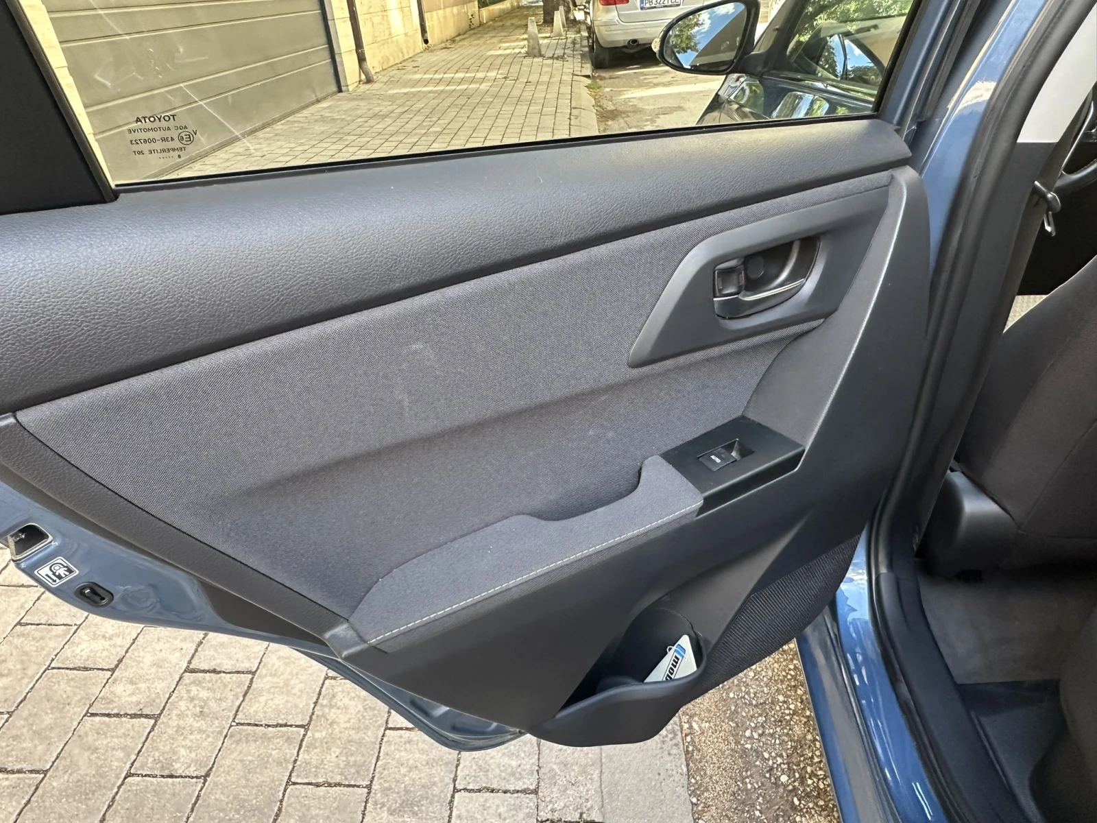 Toyota Auris, снимка 13 - Автомобили и джипове - 56269626