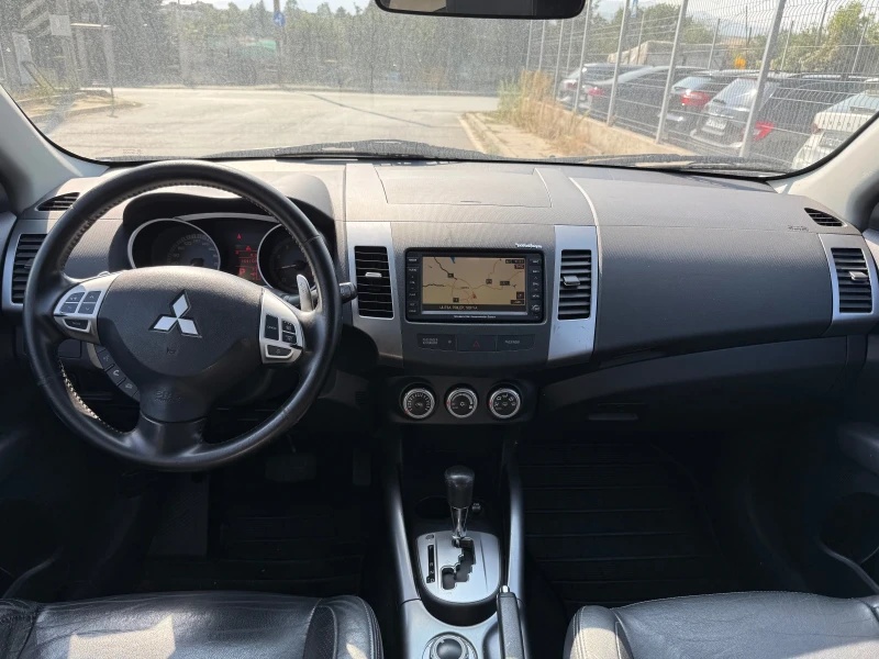 Mitsubishi Outlander 2.4i_4x4_7m, снимка 11 - Автомобили и джипове - 51728406