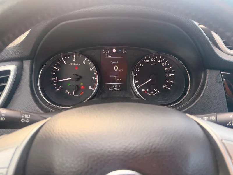 Nissan Qashqai 1.2, снимка 12 - Автомобили и джипове - 53037725