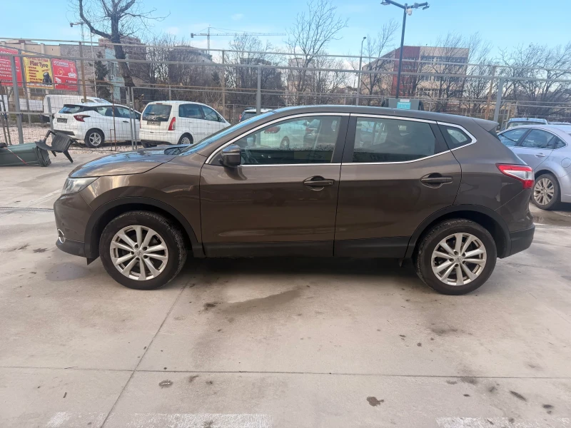 Nissan Qashqai 1.2, снимка 5 - Автомобили и джипове - 53037725