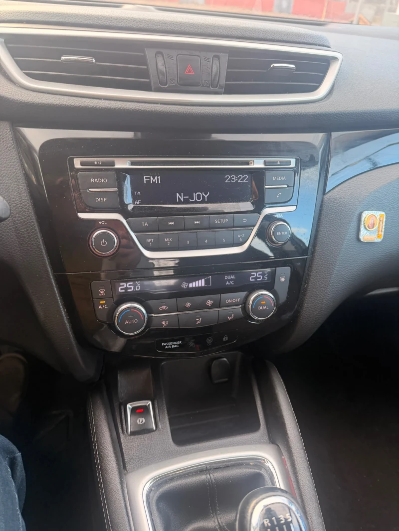 Nissan Qashqai 1.2, снимка 13 - Автомобили и джипове - 53037725