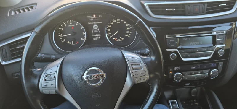 Nissan Qashqai 1.2, снимка 8 - Автомобили и джипове - 52449605