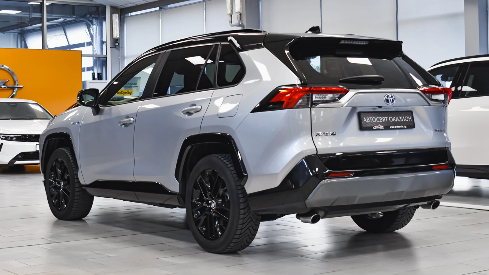 Toyota Rav4 2.5 Hybrid Luxury Automatic - изображение 7