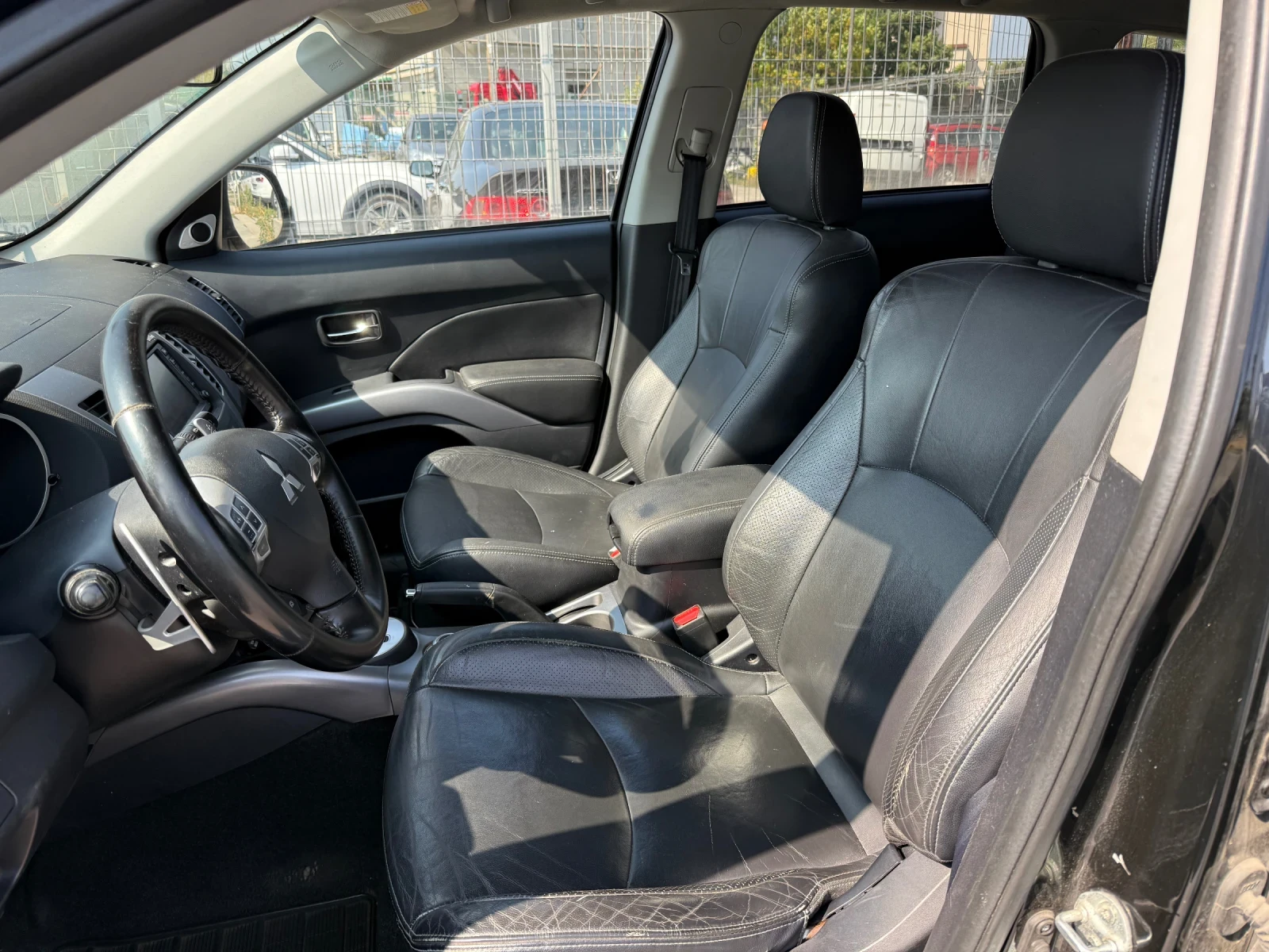 Mitsubishi Outlander 2.4i_4x4_7m - изображение 9